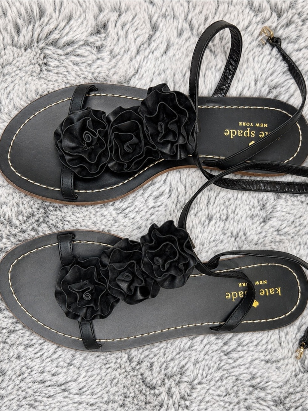 🎯 LAST DROP 💎 KATE SPADE Caryl Rosette Leather T-Strap Black Sandals Size 7
